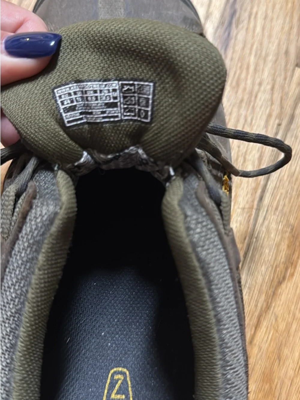 Keen Men's Gray Athletic Hiking Shoes with Yellow Logo